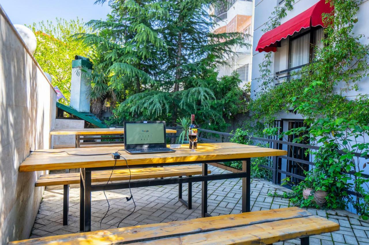 Vera View Hotel Tbilisi Buitenkant foto